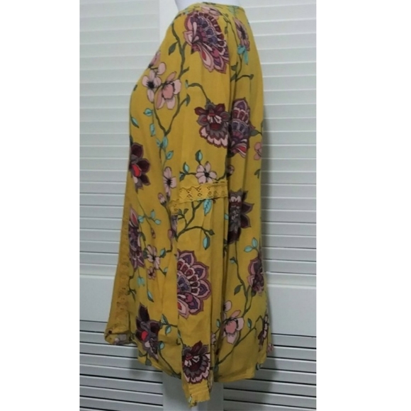 โ๐๏ธ St. John's Bay ๐ Long Sleeves Floral Top - Picture 4 of 9